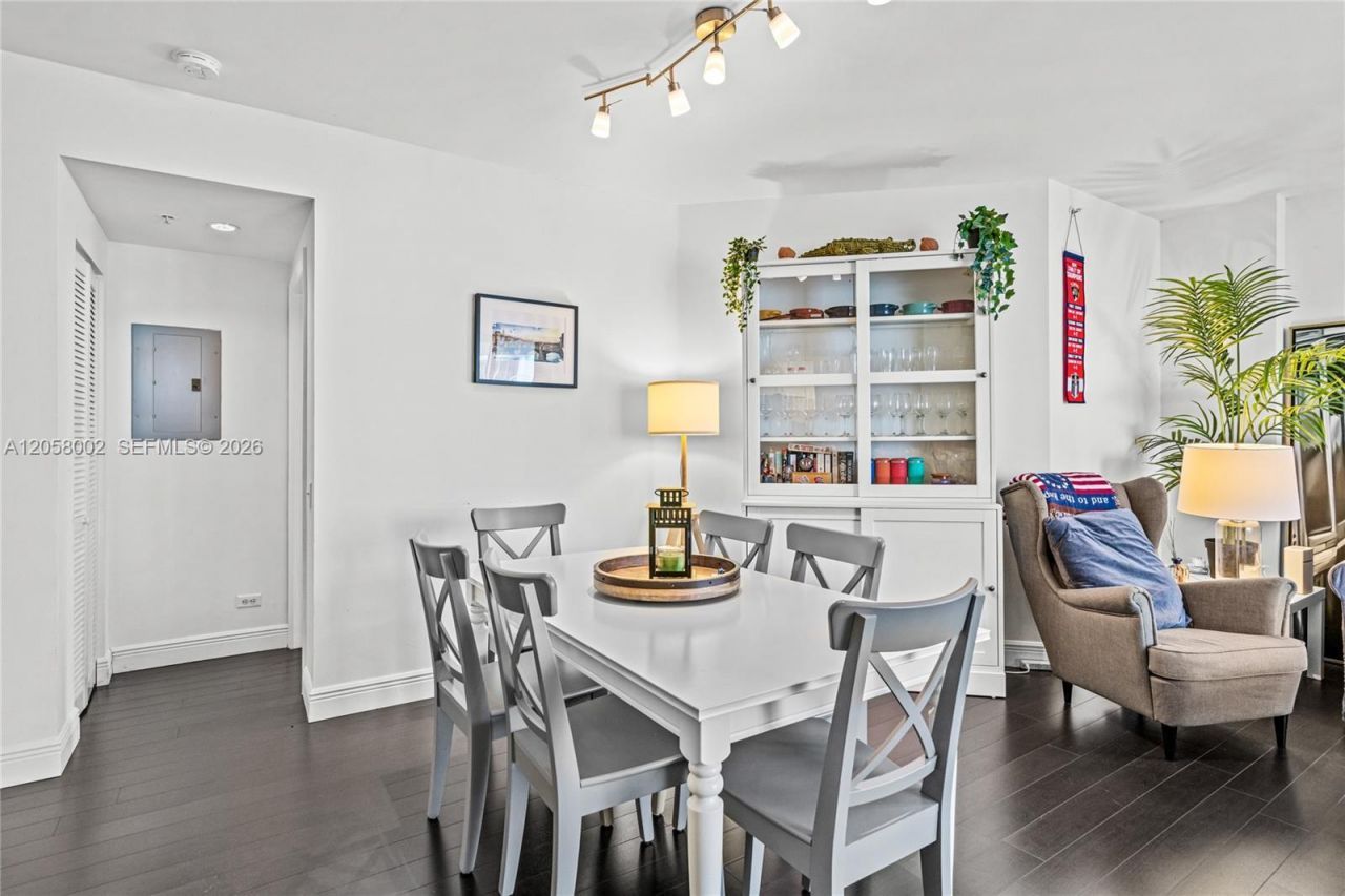701 Brickell Key Blvd, Unit 604, Miami, FL 33131 Photo