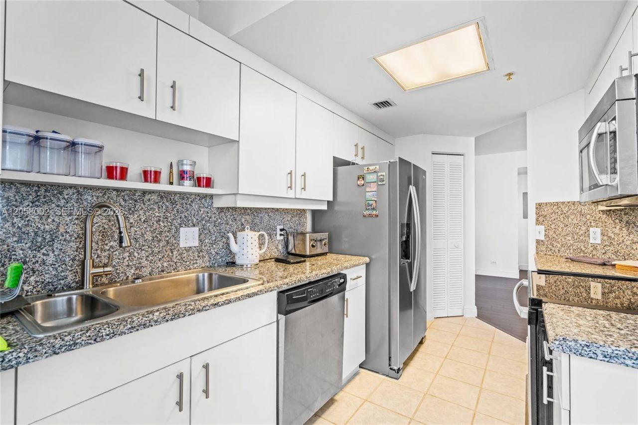 701 Brickell Key Blvd, Unit 604, Miami, FL 33131 Photo