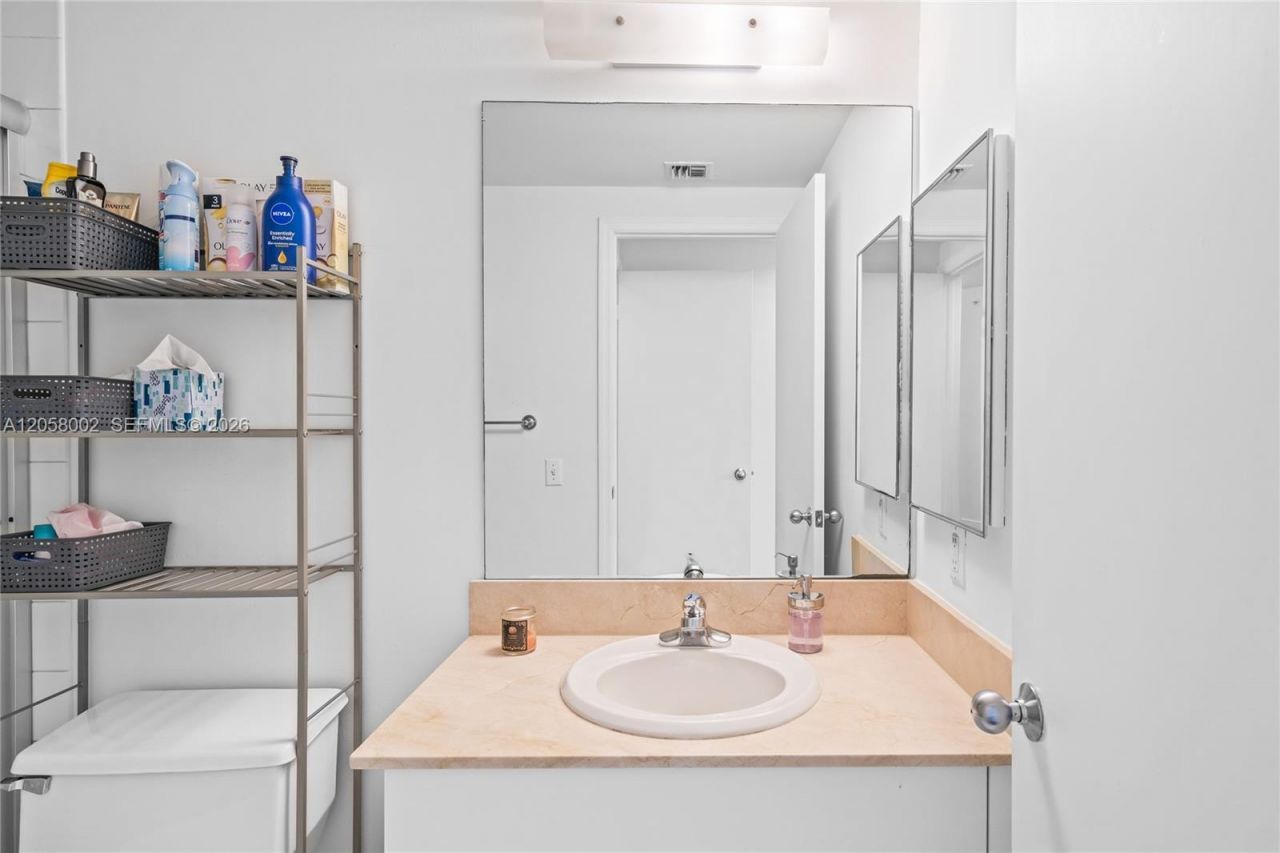 701 Brickell Key Blvd, Unit 604, Miami, FL 33131 Photo