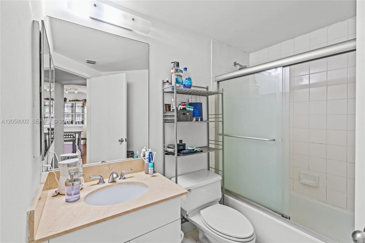 701 Brickell Key Blvd, Unit 604, Miami, FL 33131 Photo