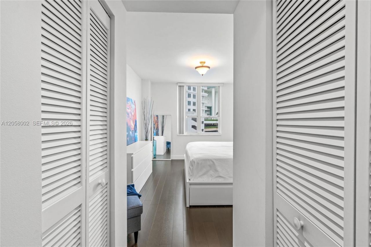 701 Brickell Key Blvd, Unit 604, Miami, FL 33131 Photo