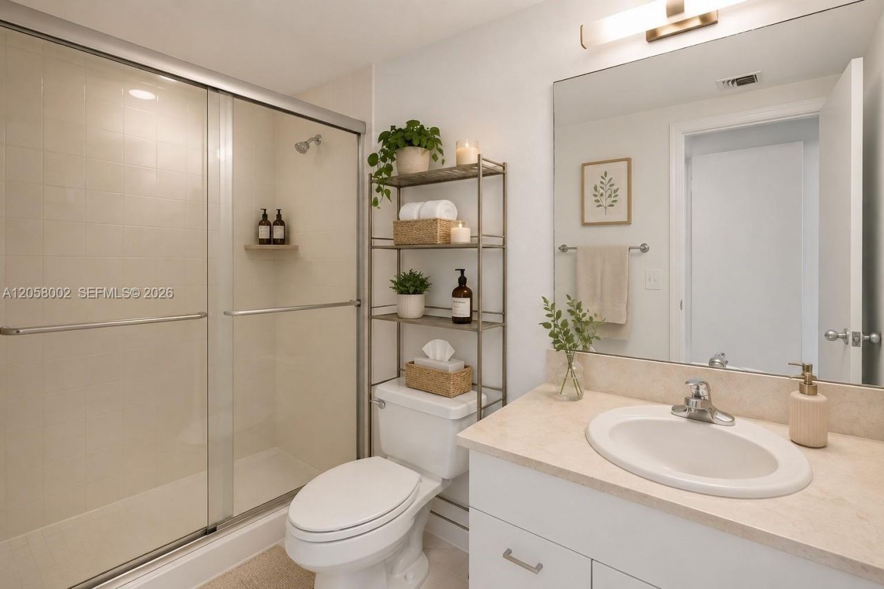 701 Brickell Key Blvd, Unit 604, Miami, FL 33131 Photo