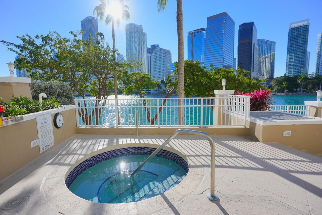 701 Brickell Key Blvd, Unit 604, Miami, FL 33131 Photo