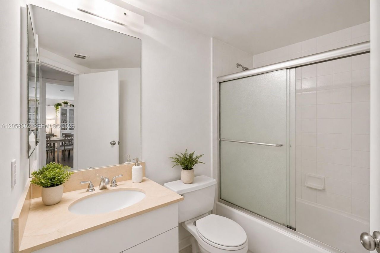 701 Brickell Key Blvd, Unit 604, Miami, FL 33131 Photo