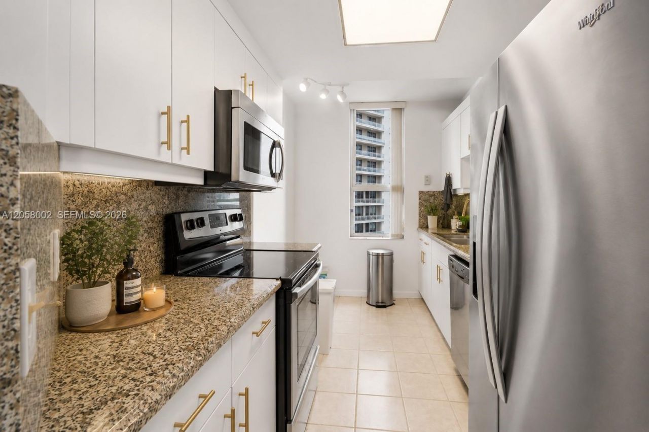 701 Brickell Key Blvd, Unit 604, Miami, FL 33131 Photo