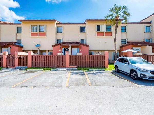 9937 NW 9th St Cir , Unit 12-19, Miami, FL 33172