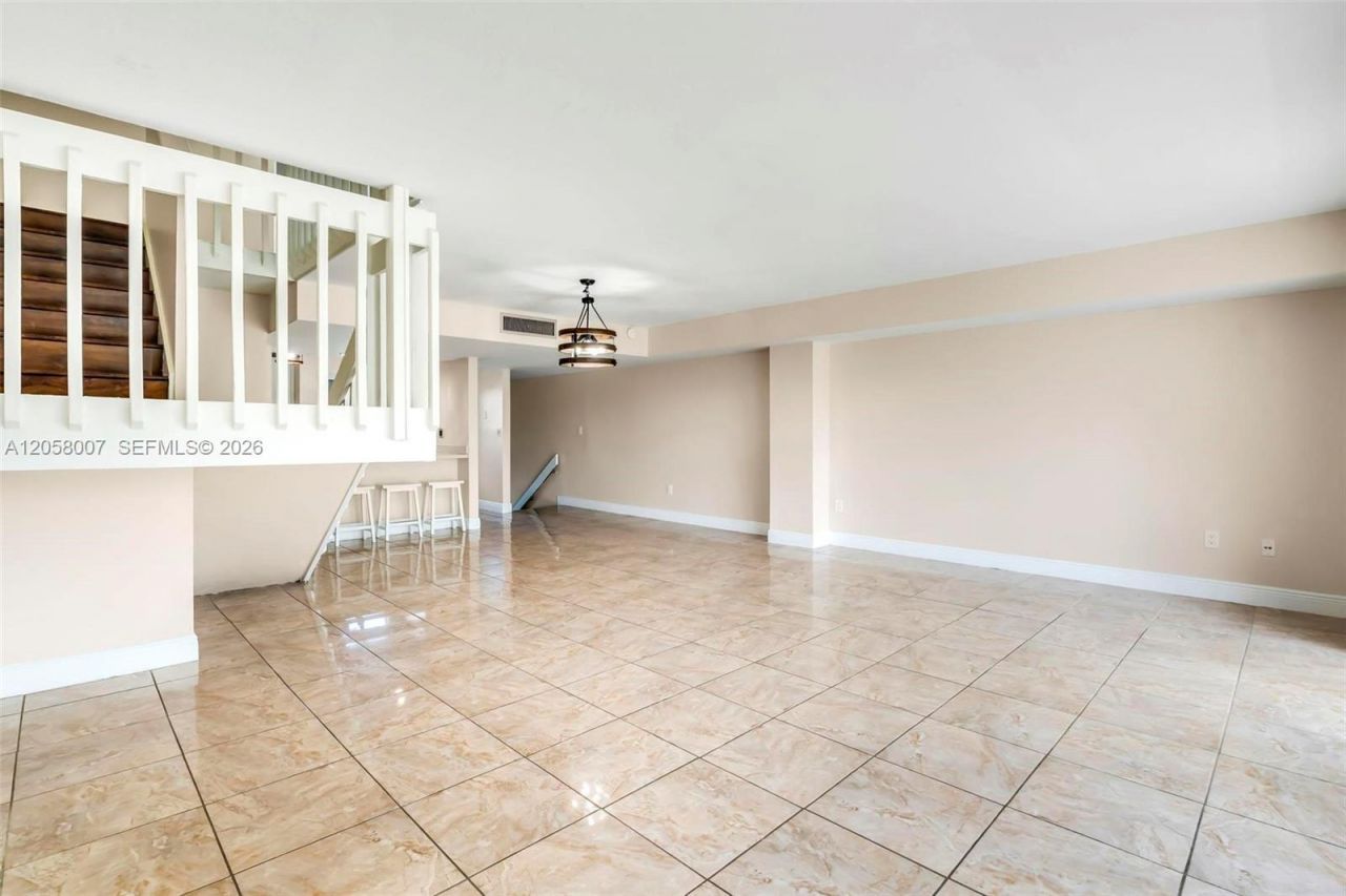 9937 NW 9th St Cir , Unit 12-19, Miami, FL 33172 Photo