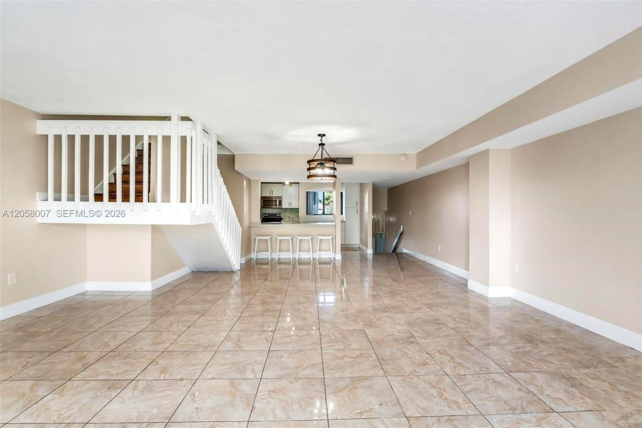 9937 NW 9th St Cir , Unit 12-19, Miami, FL 33172 Photo