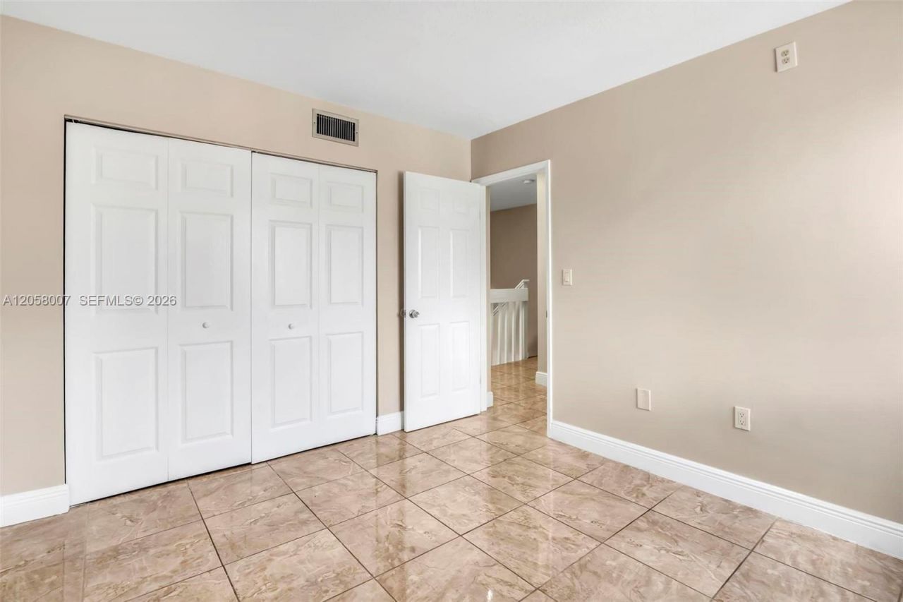 9937 NW 9th St Cir , Unit 12-19, Miami, FL 33172 Photo