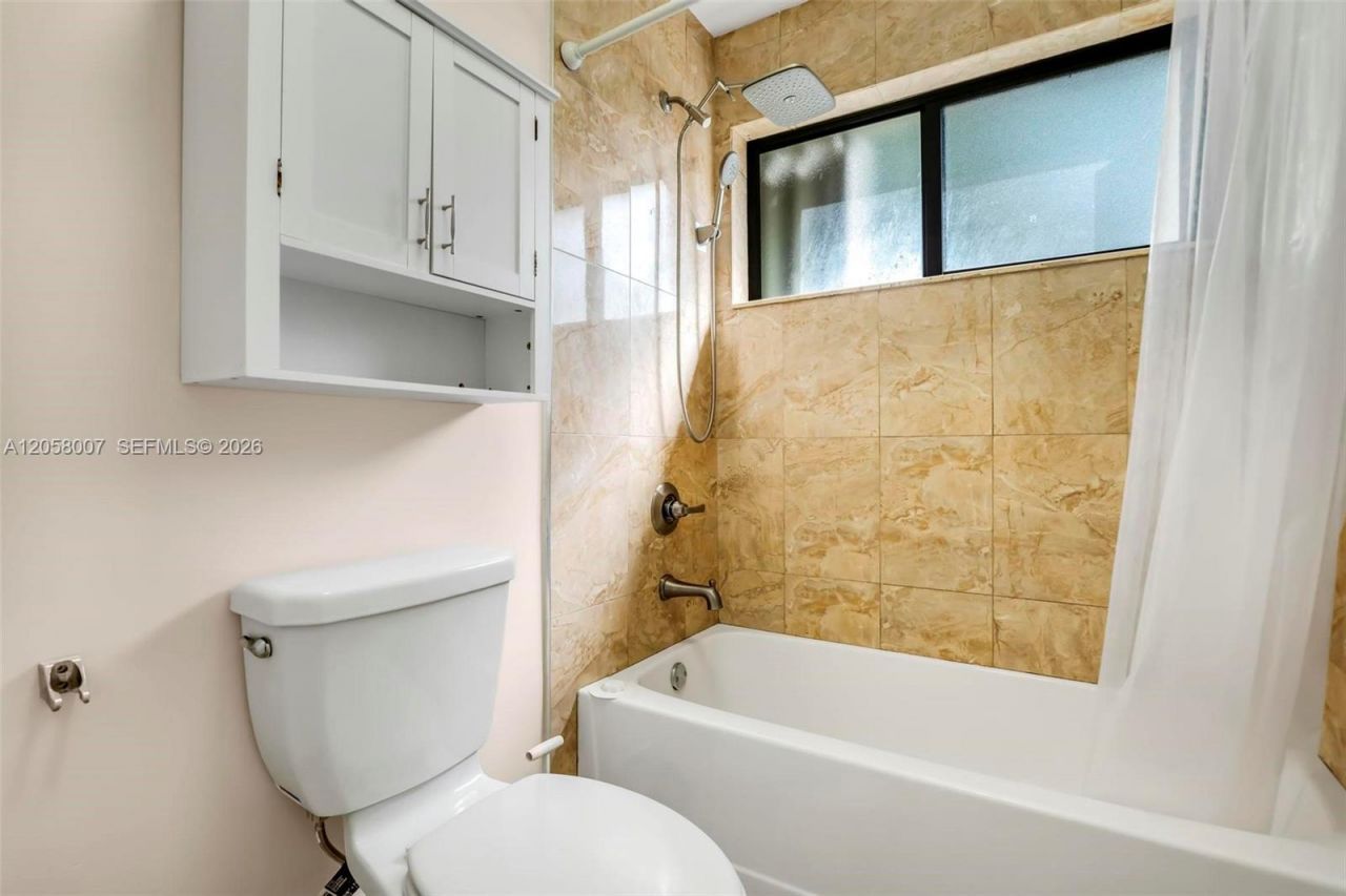 9937 NW 9th St Cir , Unit 12-19, Miami, FL 33172 Photo
