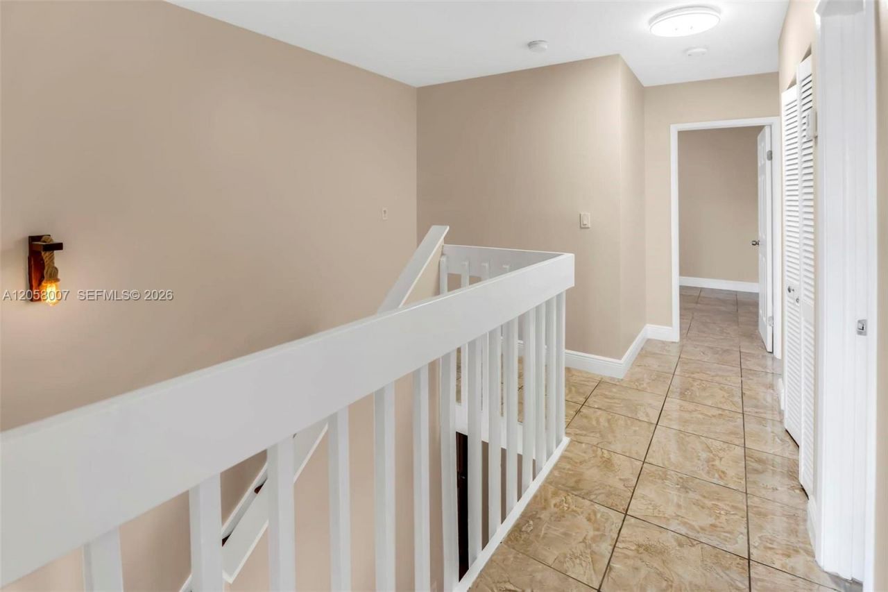 9937 NW 9th St Cir , Unit 12-19, Miami, FL 33172 Photo
