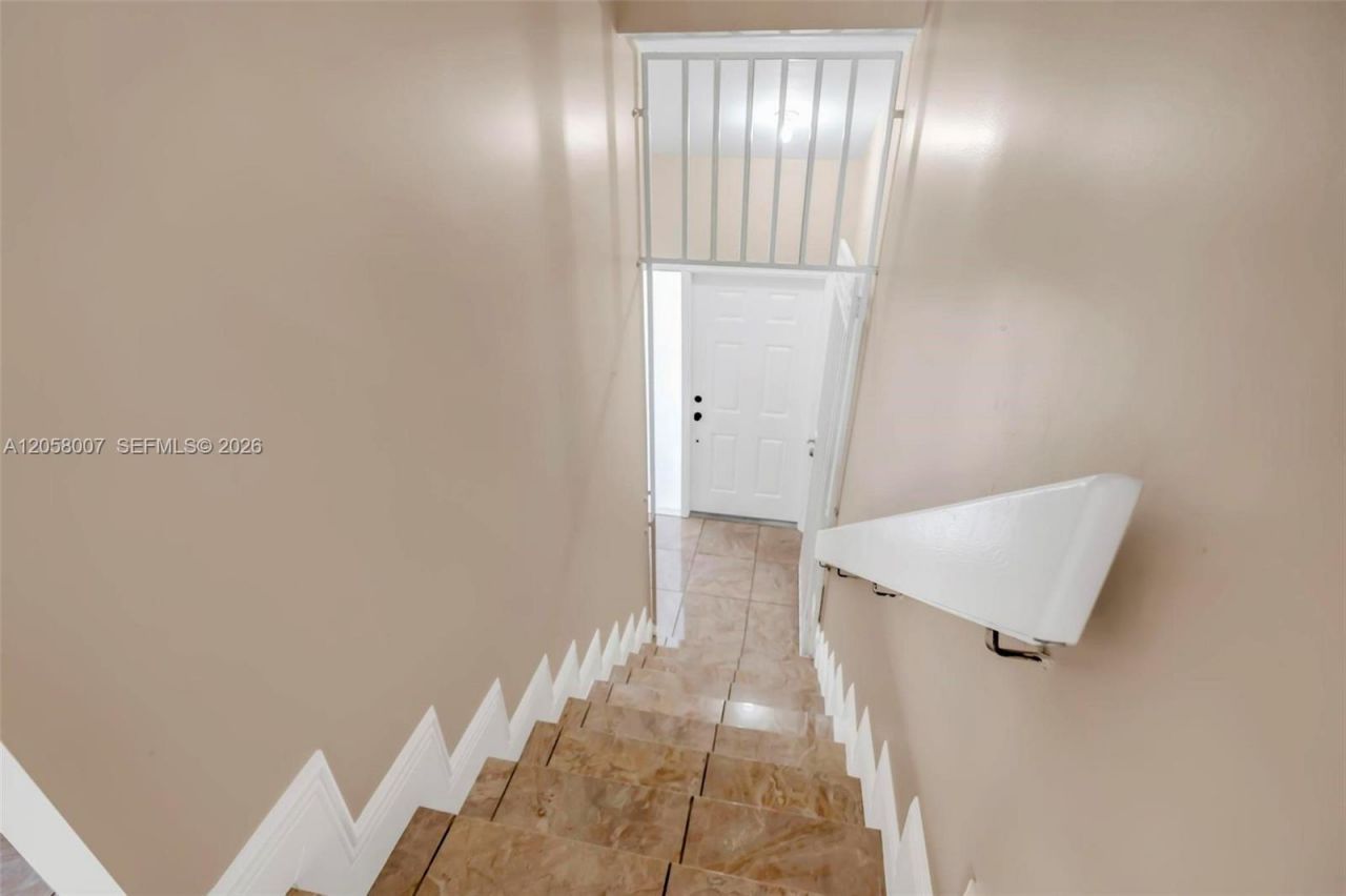 9937 NW 9th St Cir , Unit 12-19, Miami, FL 33172 Photo