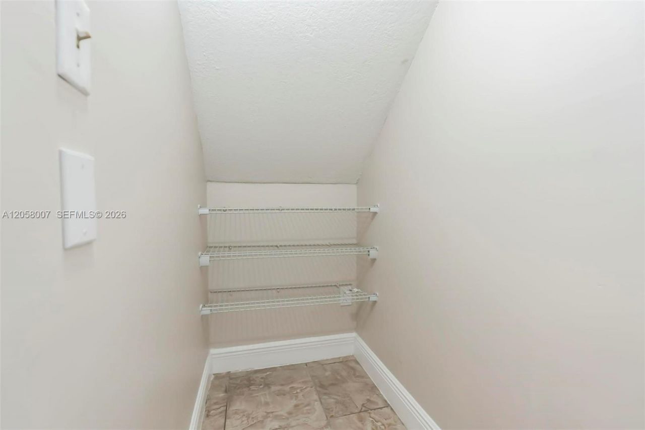 9937 NW 9th St Cir , Unit 12-19, Miami, FL 33172 Photo