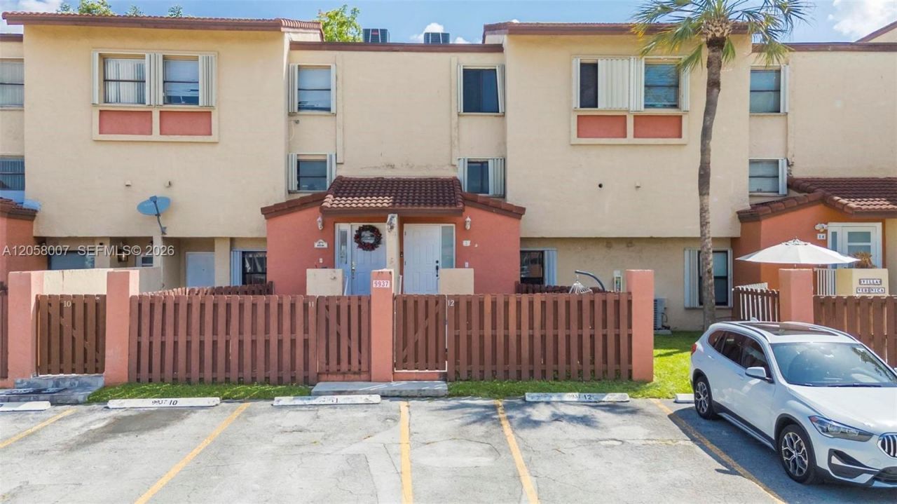 9937 NW 9th St Cir , Unit 12-19, Miami, FL 33172 Photo