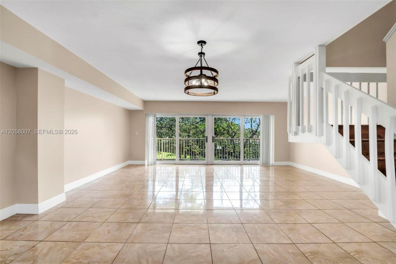 9937 NW 9th St Cir , Unit 12-19, Miami, FL 33172 Photo