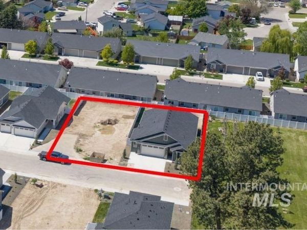 933-945 S Almond St, Nampa, ID 83686