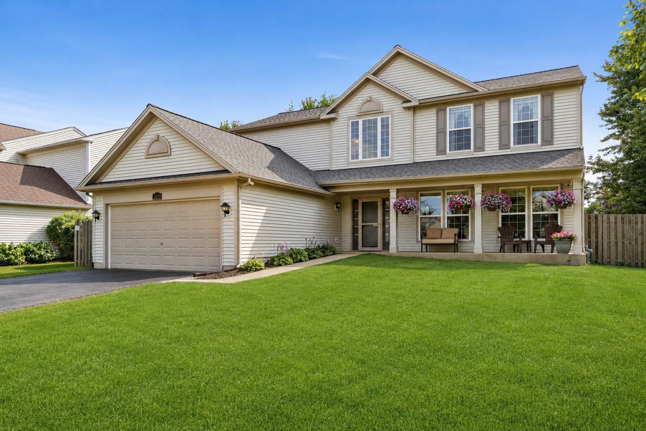 223 Clubhouse Street, Bolingbrook, IL 60490 Main Photo