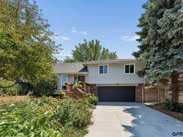 13633 Hascall Street, Omaha, NE 68144