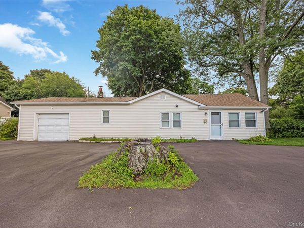20 Buchanan Avenue, Wyandanch, NY 11798