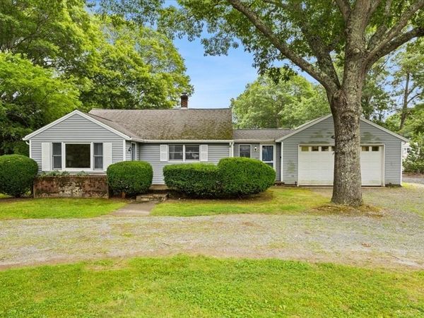 435 Sandwich Rd, Falmouth, MA 02536