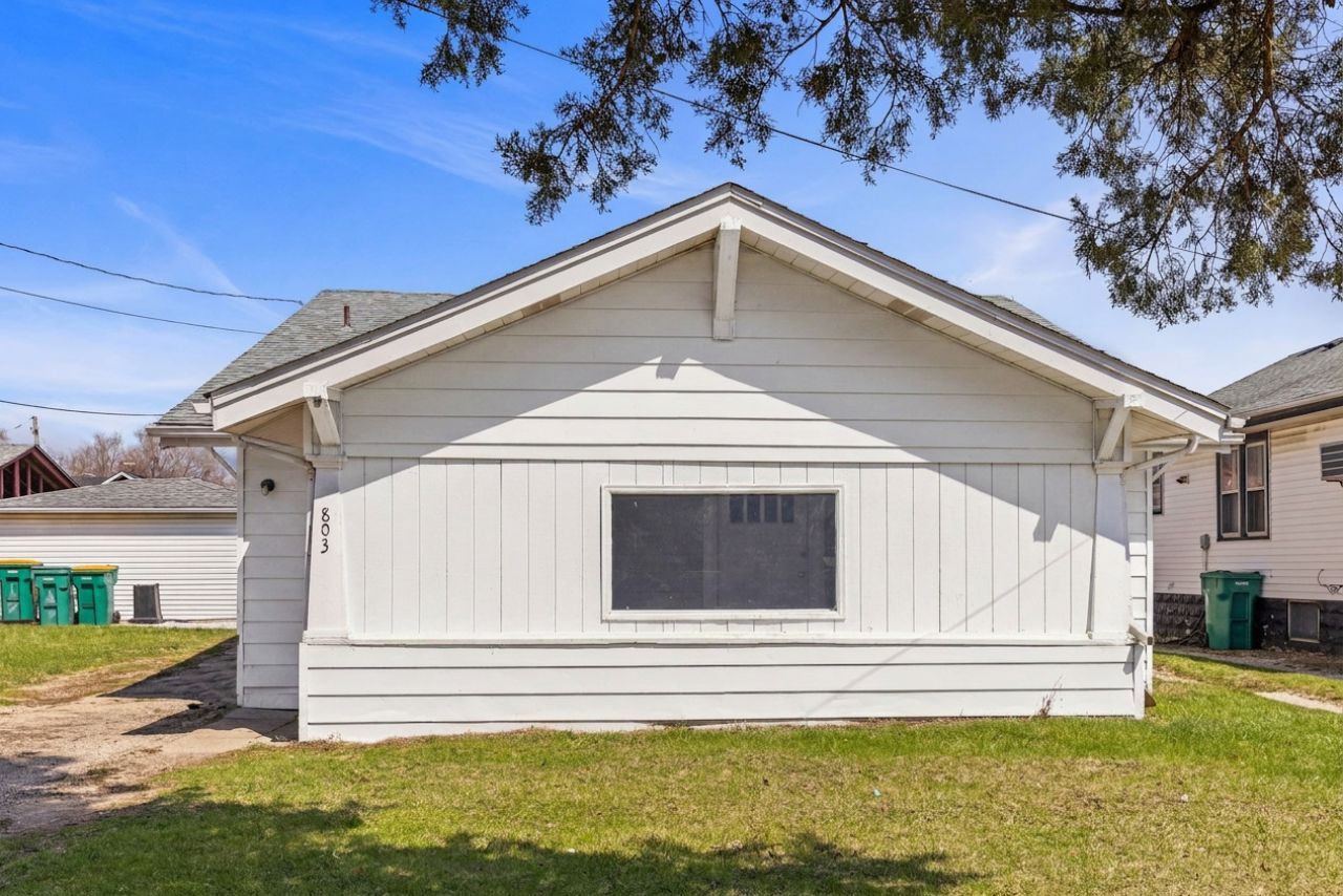 803 1st Avenue , Joliet, IL 60433