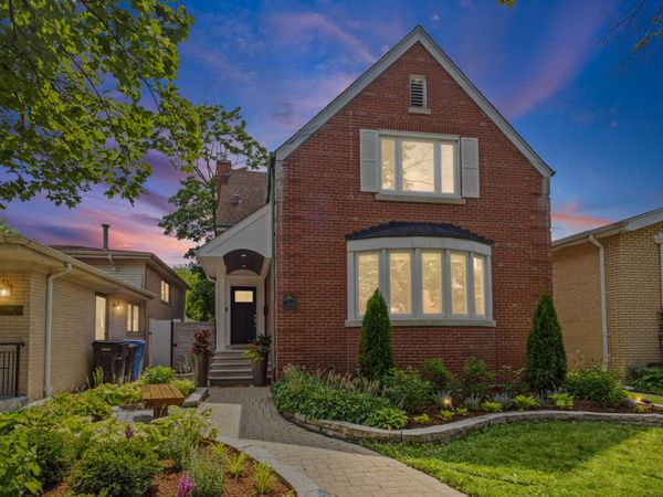 6133 N LENOX Avenue , Chicago, IL 60646