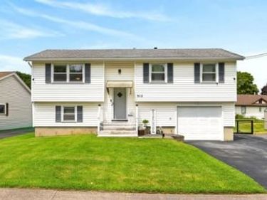 912 Trolley Boulevard , Rochester, NY 14606