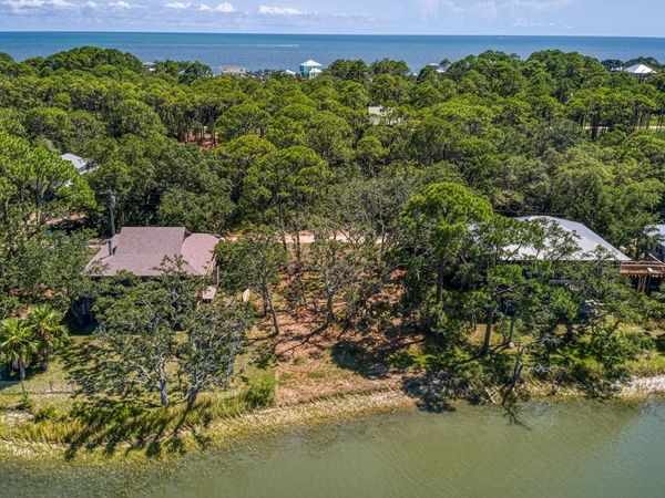 175 Harbor Circle , Alligator Point, FL 32346