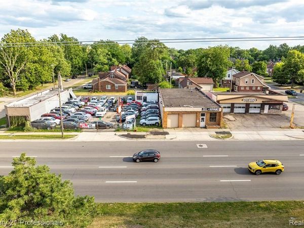 1790 E 8 mile Road, Detroit, MI 48203