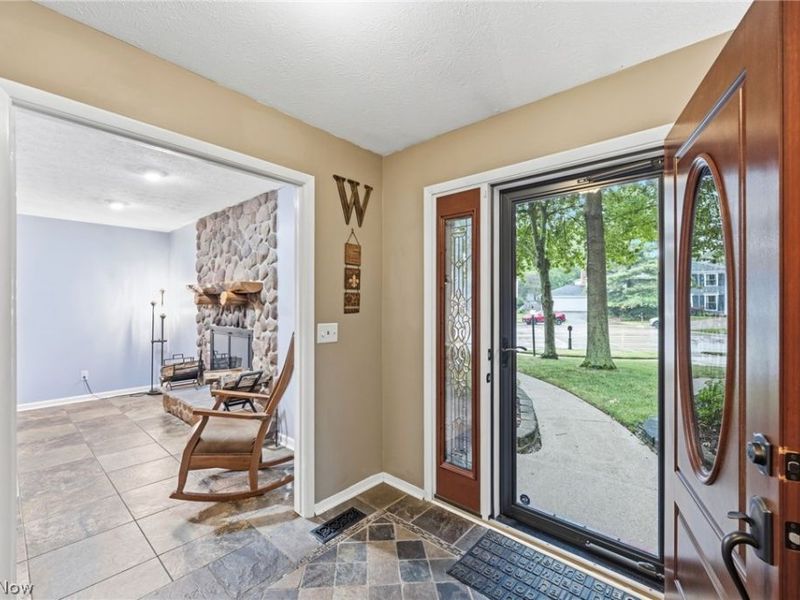 16670 Aspen Circle, Strongsville, OH 44136 Photo 6