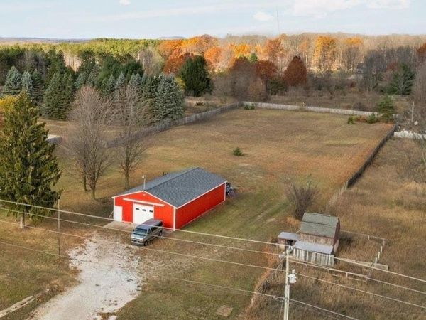 11844 US-31 S, Interlochen, MI 49643