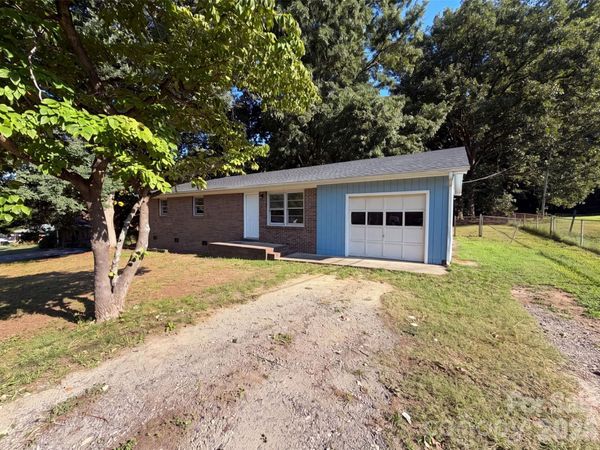 120 Riley Road , Dallas, NC 28034