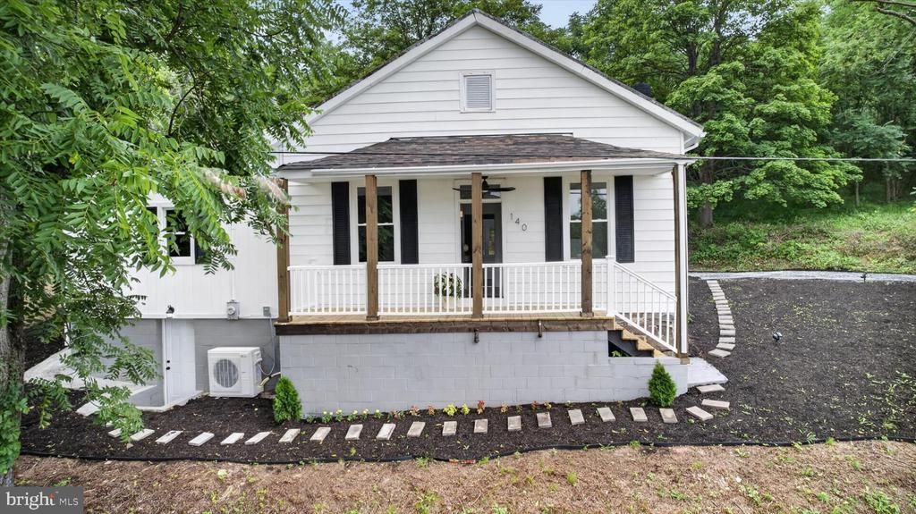140 CREEK ROAD , SHERMANS DALE, PA 17090