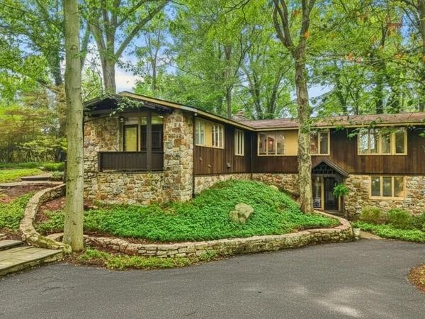 1657 LINDEN OAKS LANE, BETHLEHEM, PA 18015