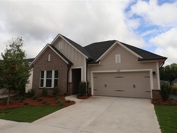 275 Strawberry Lane , Woodstock, GA 30189