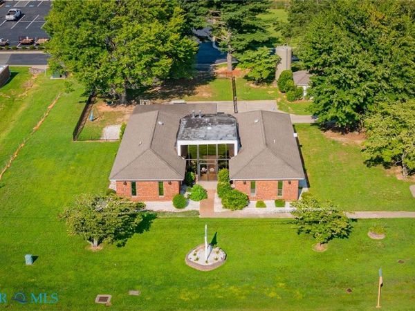 631 N Main Street , Kilmarnock, VA 22482