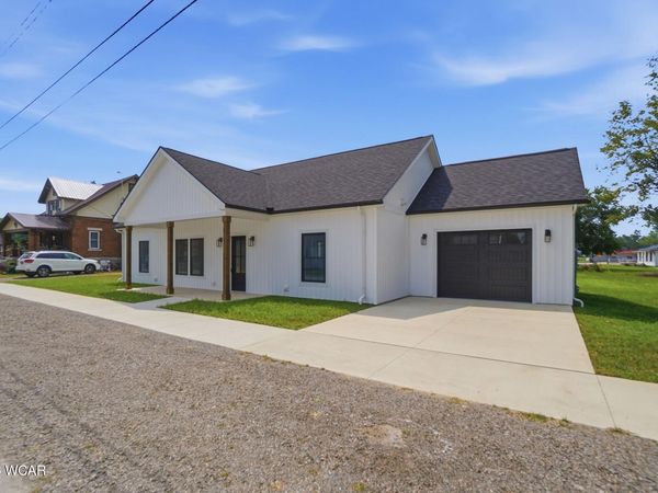 135 Sycamore Street, Convoy, OH 45832