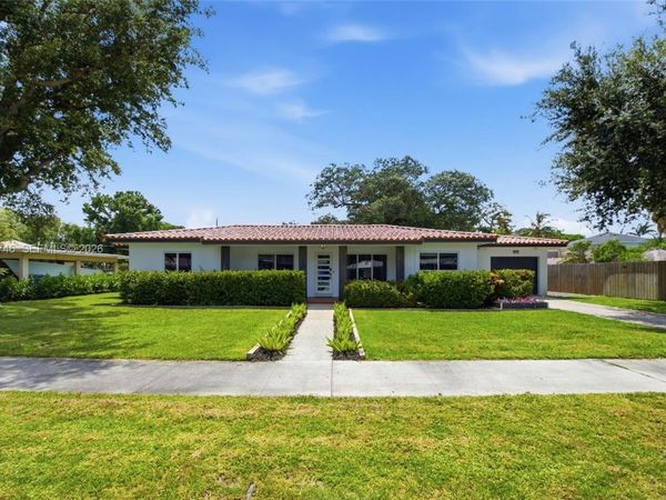 417 NE 11th Ave , Pompano Beach, FL 33060