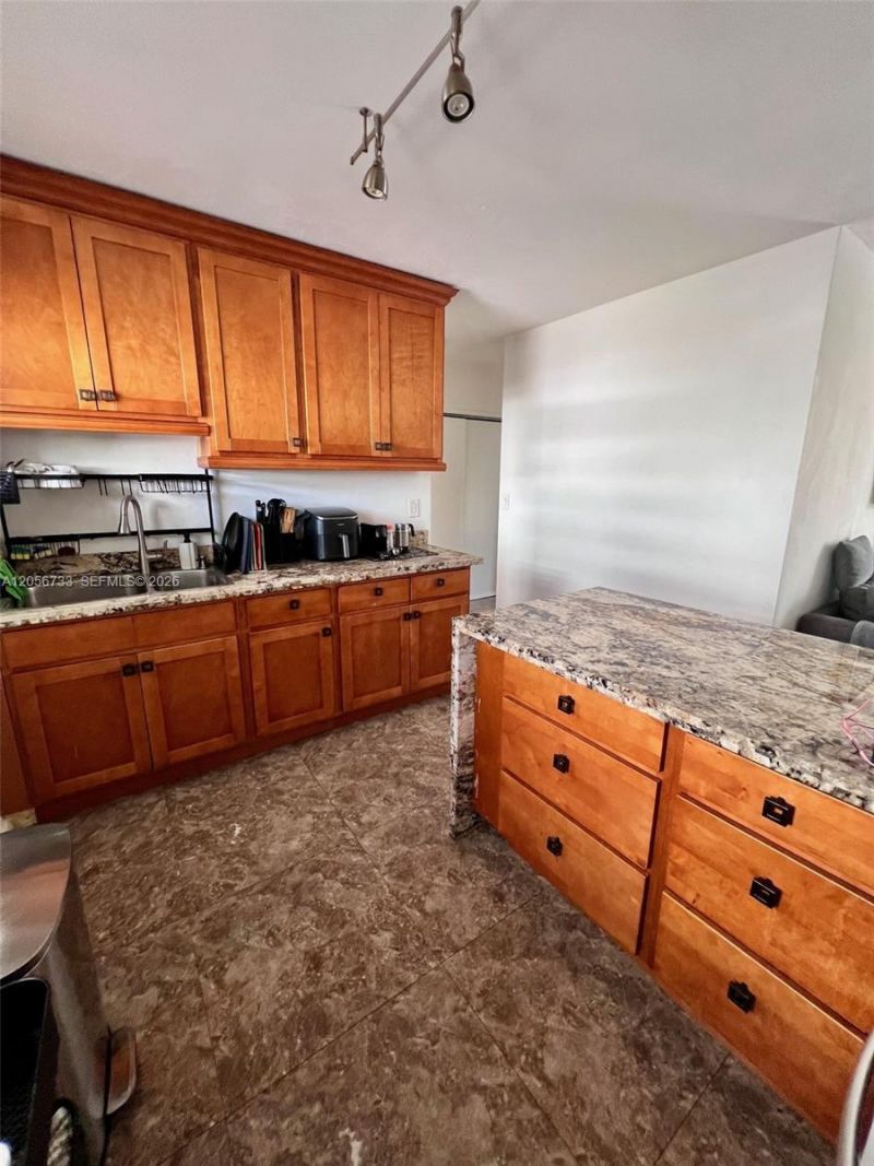1300 Lincoln Rd , Unit D304, Miami Beach, FL 33139 Photo