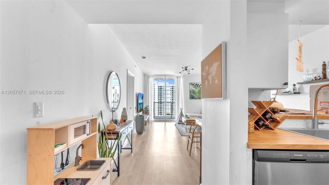 1250 S Miami Ave , Unit 1307, Miami, FL 33130 Photo