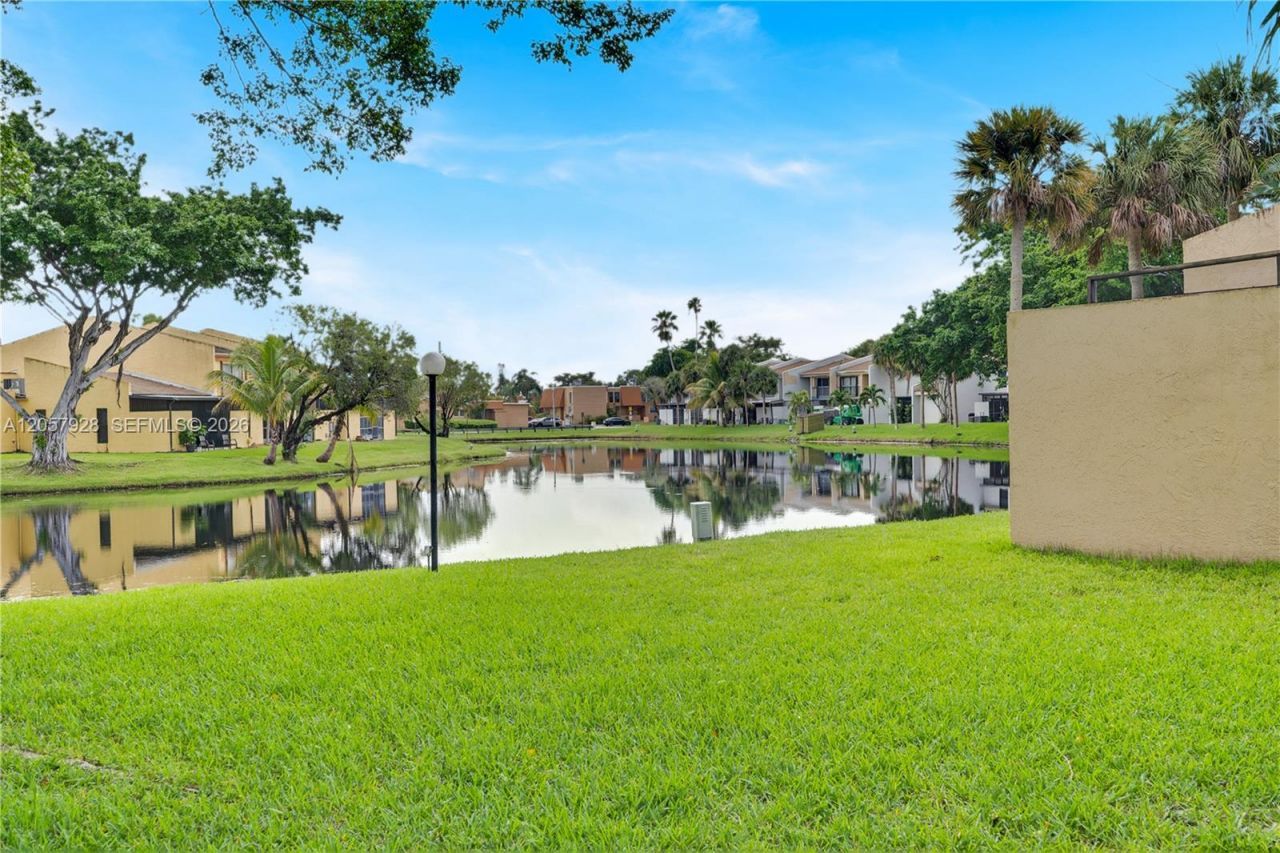 1501 NW 94th Ave , Unit 237, Pembroke Pines, FL 33024 Photo
