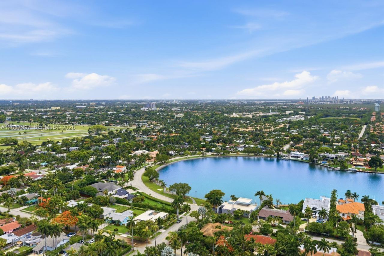 1204 S Northlake Dr, Hollywood, FL 33019 Photo