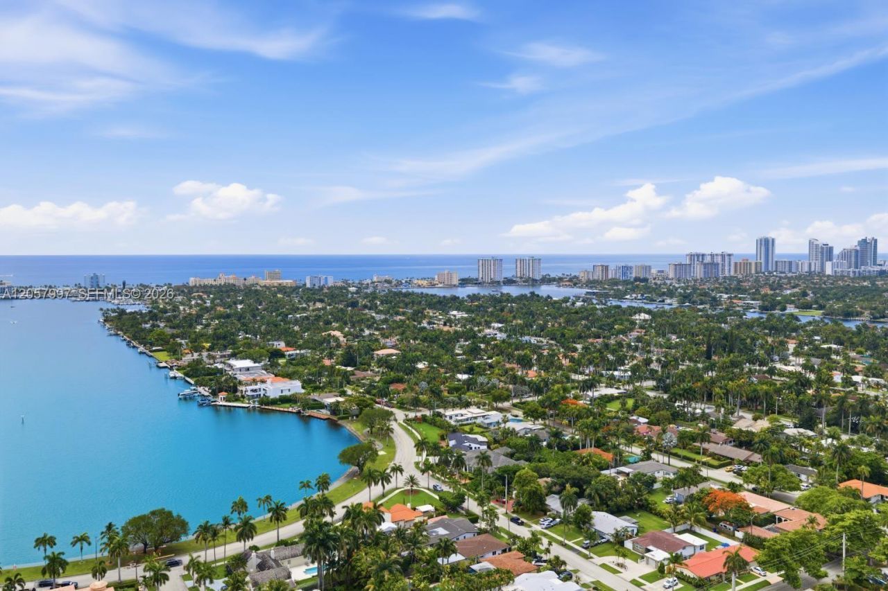 1204 S Northlake Dr, Hollywood, FL 33019 Photo
