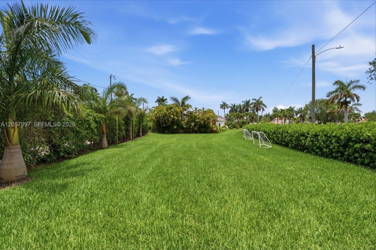 1204 S Northlake Dr, Hollywood, FL 33019 Photo