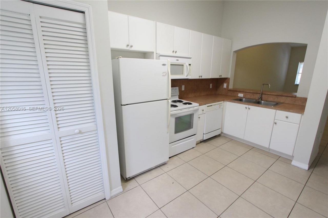 22831 SW 88th Pl, Unit 303, Cutler Bay, FL 33190 Photo