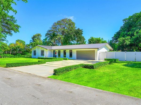 8820 SW 182nd Ter, Palmetto Bay, FL 33157