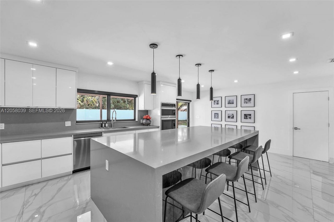 8820 SW 182nd Ter , Palmetto Bay, FL 33157 Photo