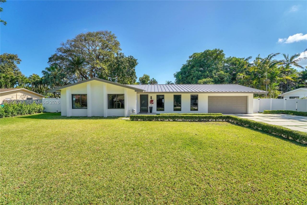 8820 SW 182nd Ter, Palmetto Bay, FL 33157 Photo