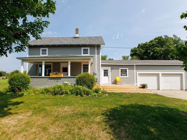82 Allen Road, Grand Isle, VT 05458