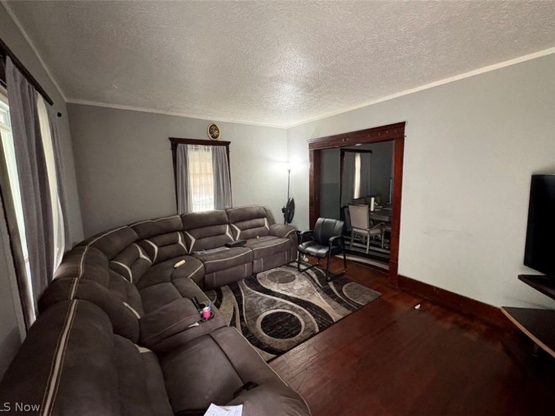 847 Carlysle Street, Akron, OH 44310 Photo 2